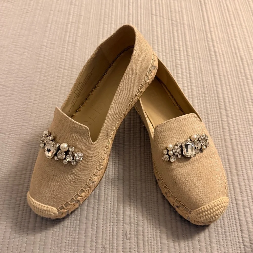 Karl Lagerfeld Paris Womens Margie Gold Crystal Pearl Espadrille Flats Shoes 8M